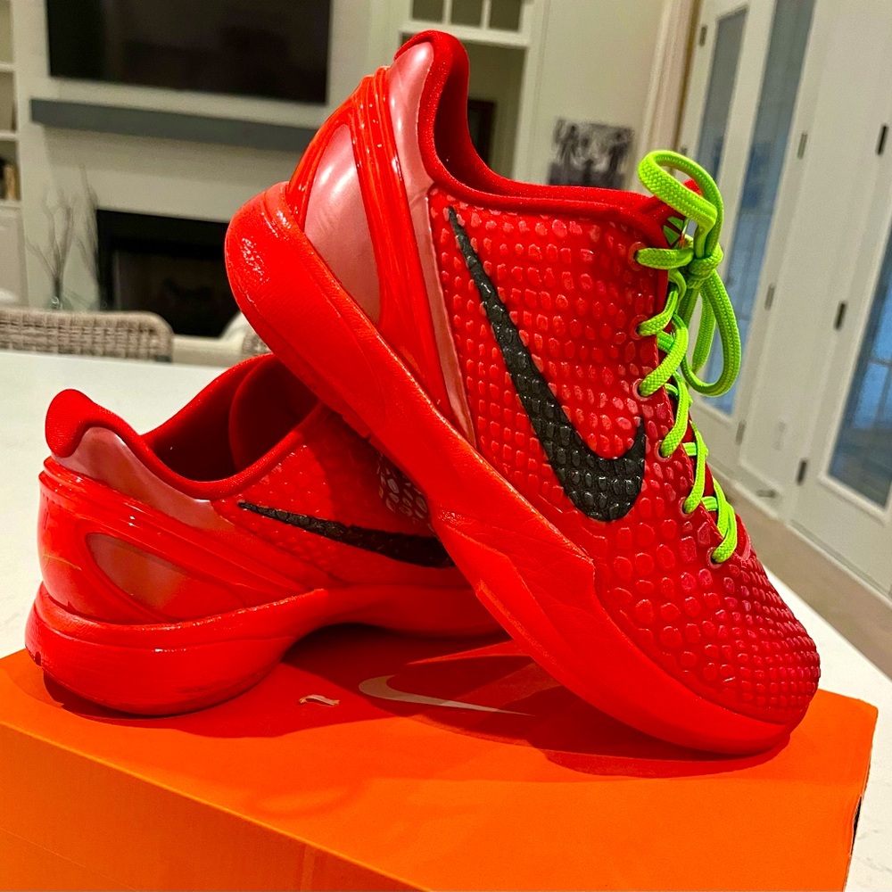 Nike Reverse Grinch size 7